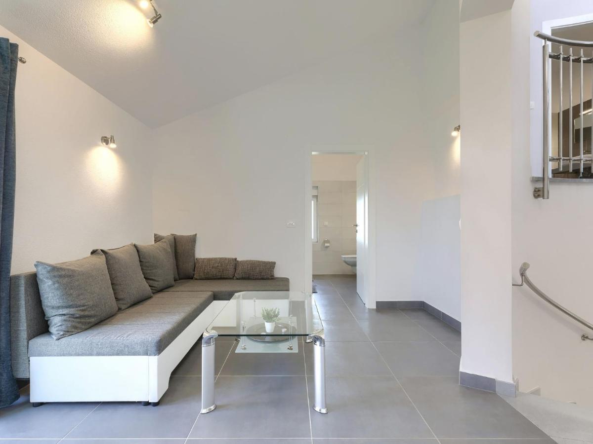 Holiday Home Villa Gocci By Interhome Kmeti Luaran gambar