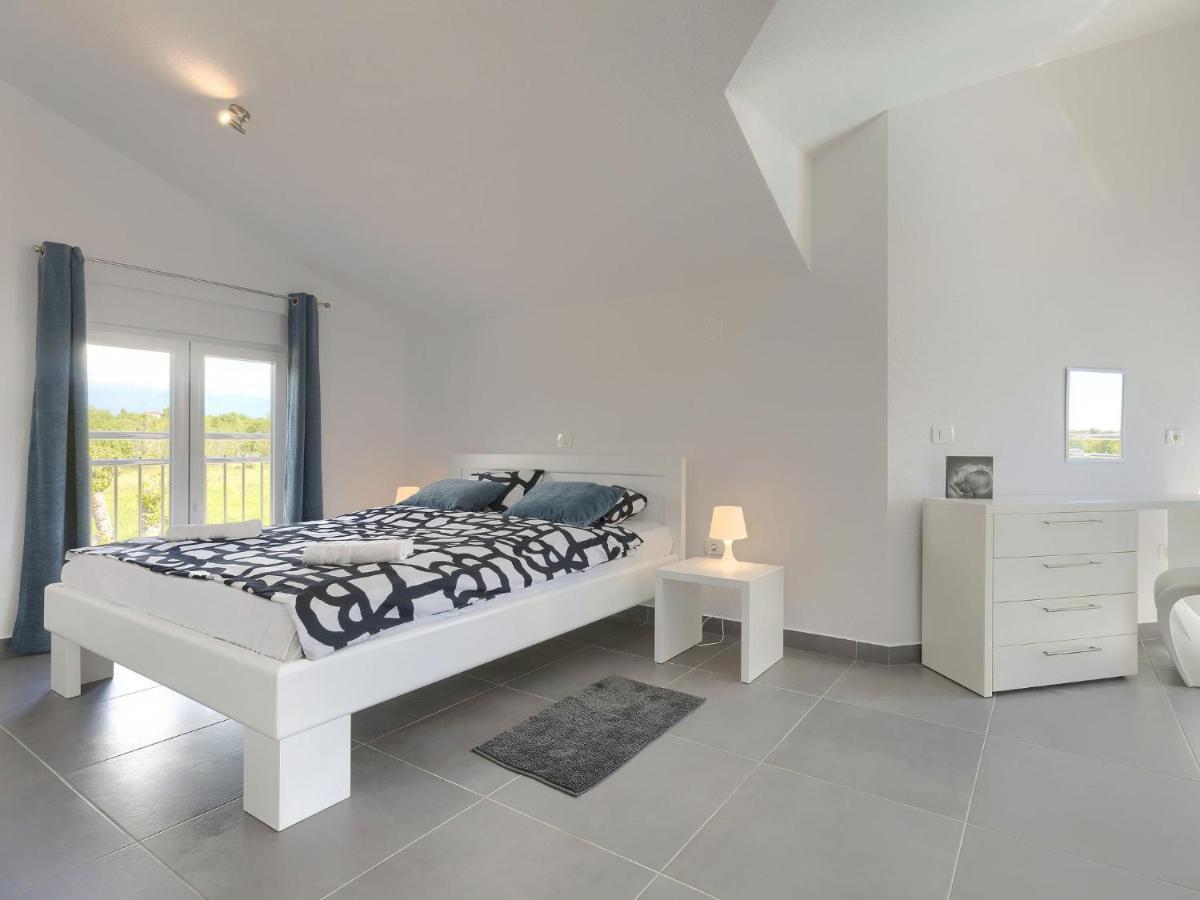 Holiday Home Villa Gocci By Interhome Kmeti Luaran gambar