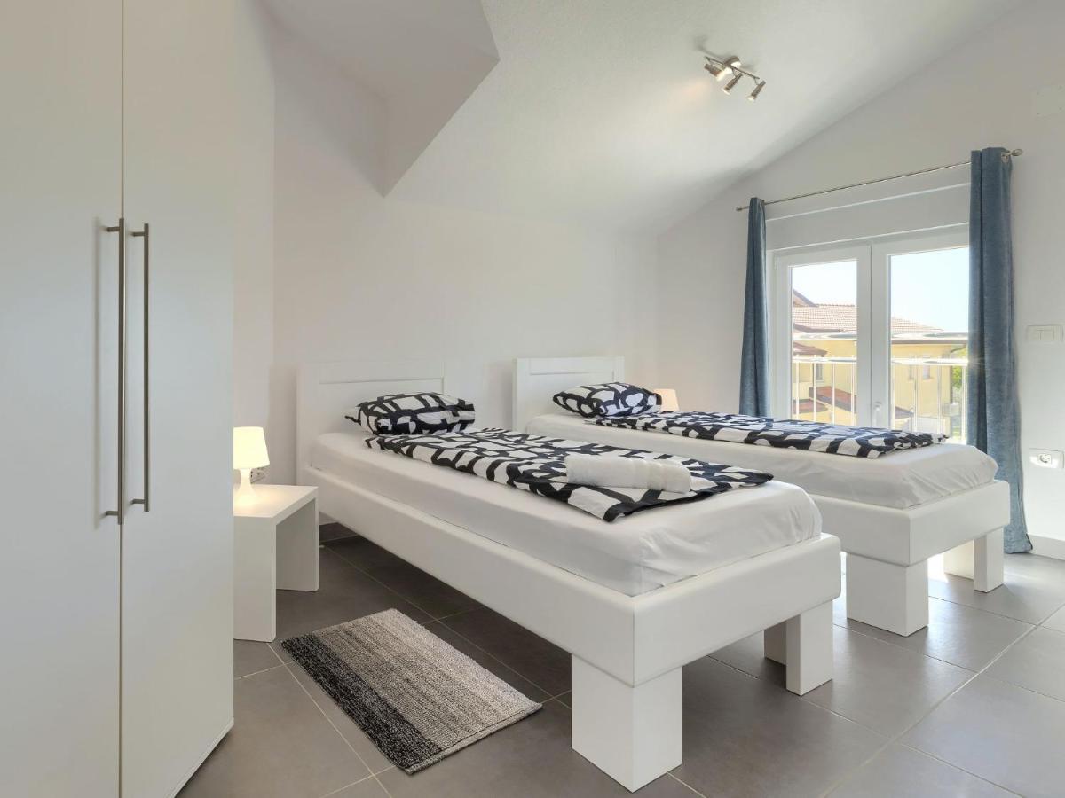 Holiday Home Villa Gocci By Interhome Kmeti Luaran gambar