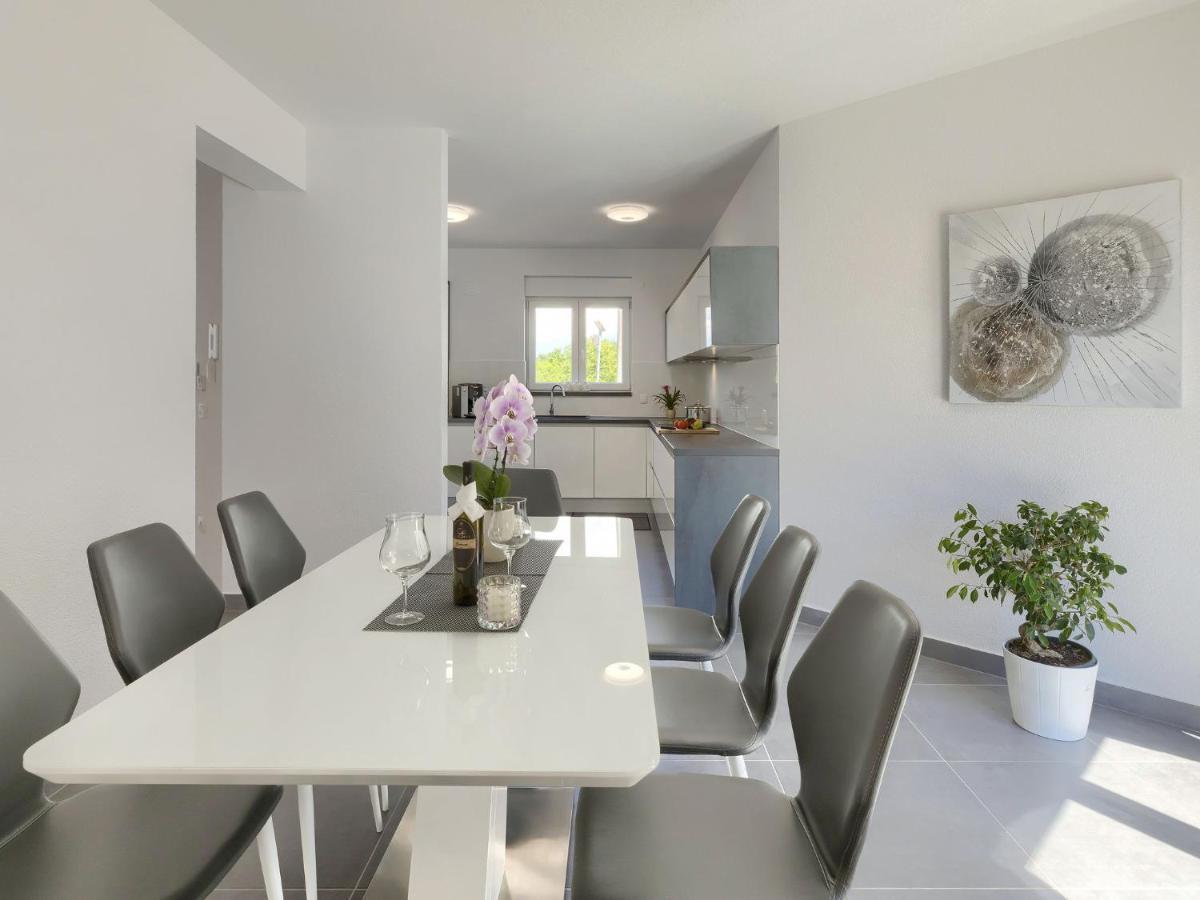 Holiday Home Villa Gocci By Interhome Kmeti Luaran gambar