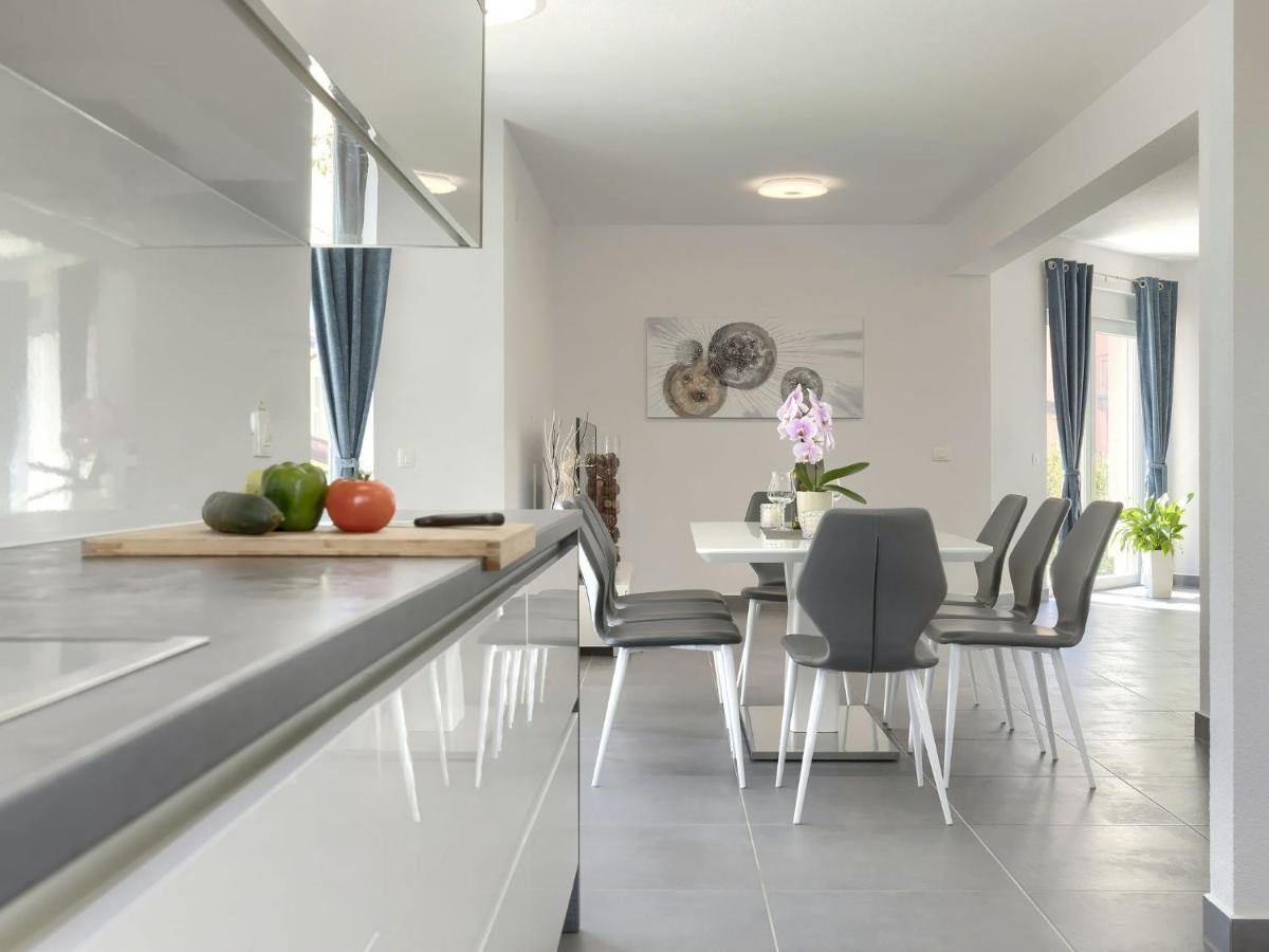 Holiday Home Villa Gocci By Interhome Kmeti Luaran gambar
