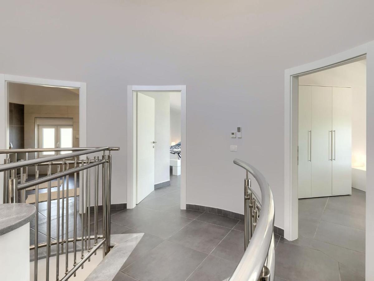 Holiday Home Villa Gocci By Interhome Kmeti Luaran gambar