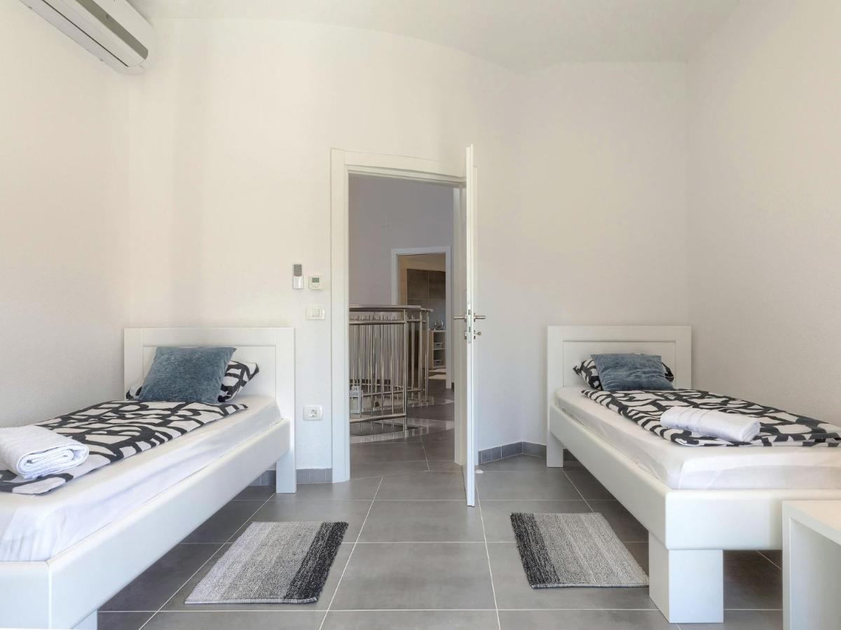 Holiday Home Villa Gocci By Interhome Kmeti Luaran gambar