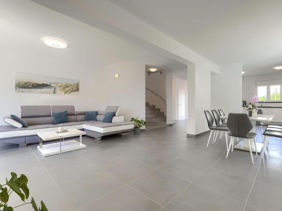 Holiday Home Villa Gocci By Interhome Kmeti Luaran gambar
