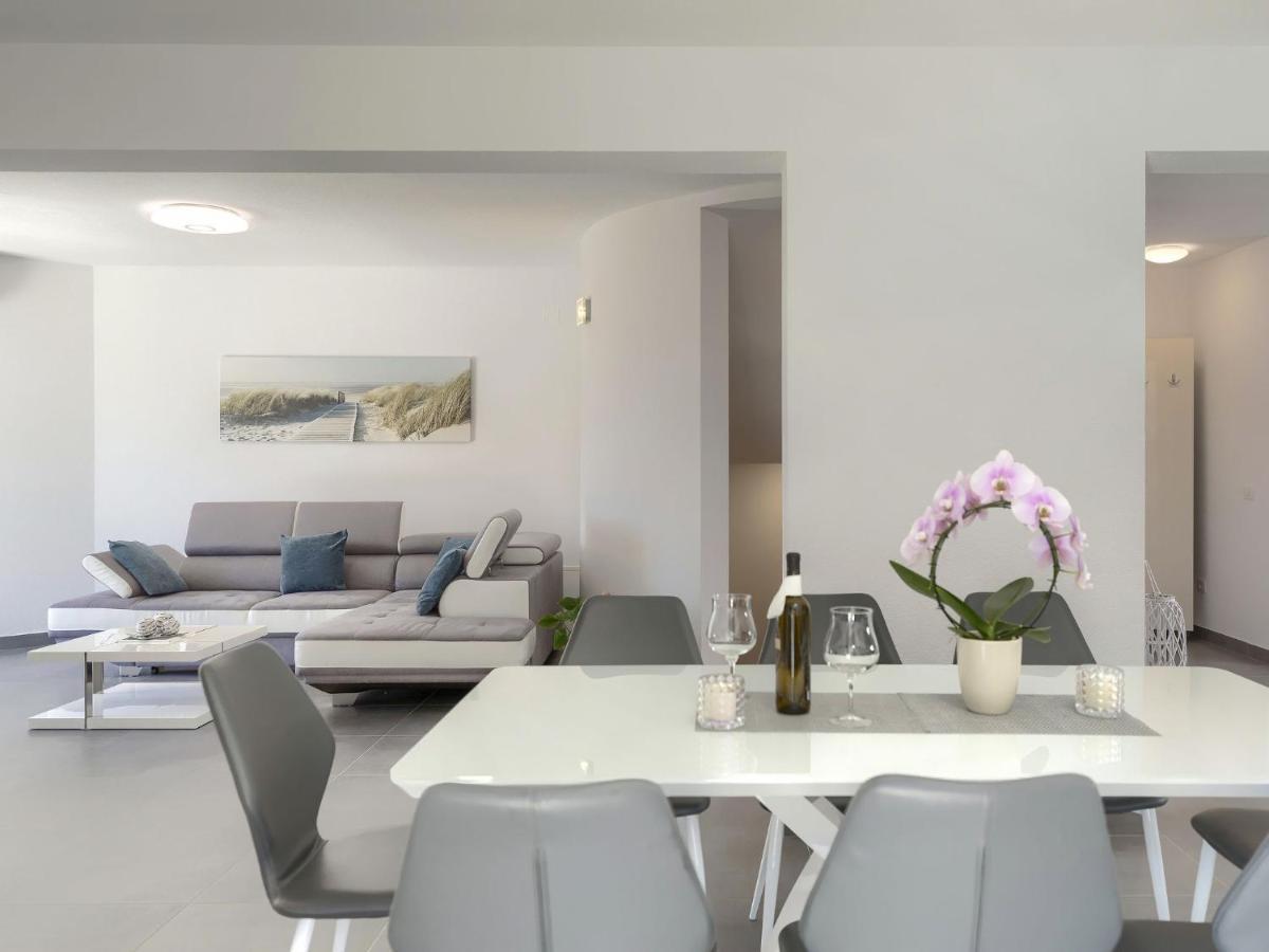 Holiday Home Villa Gocci By Interhome Kmeti Luaran gambar